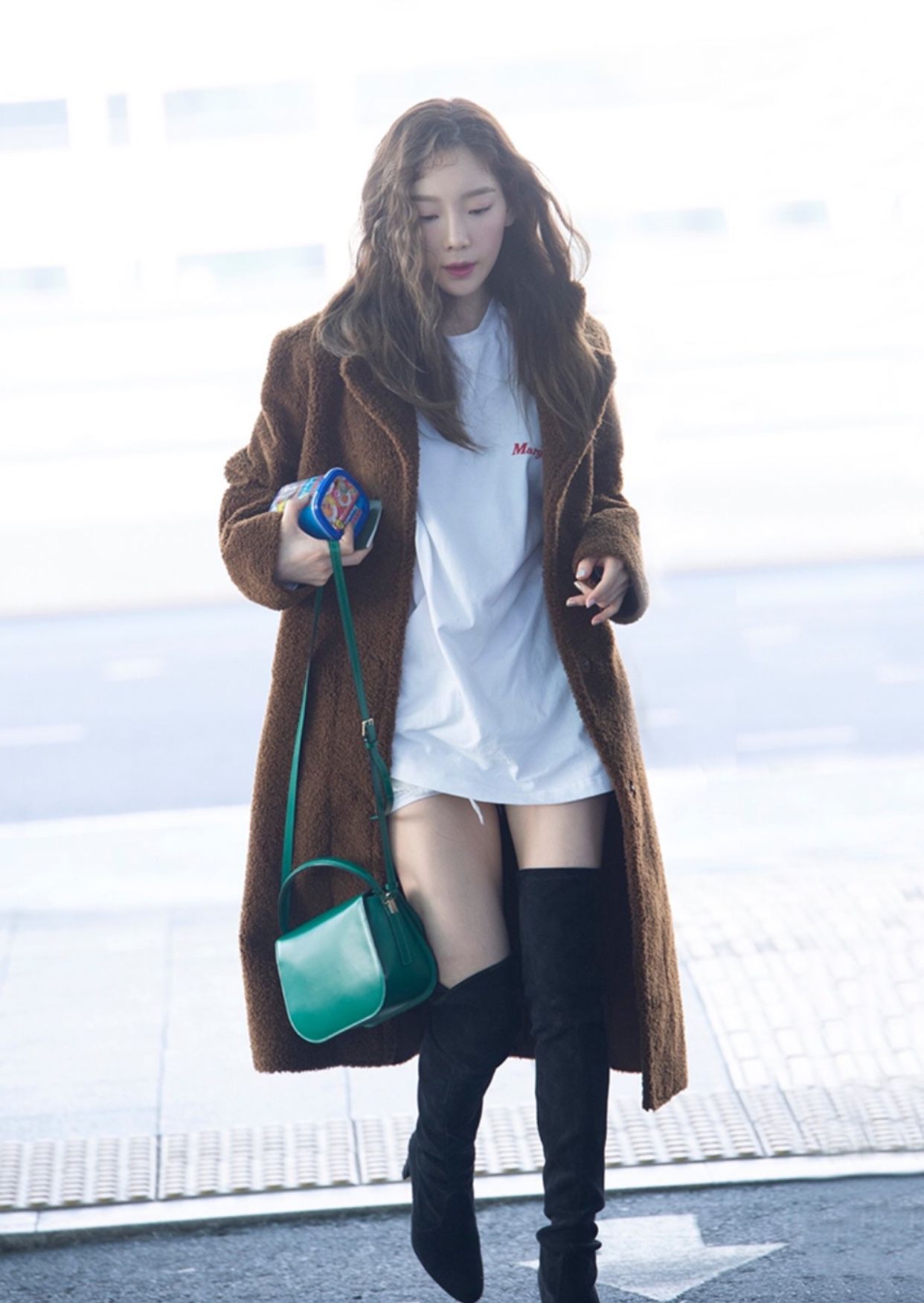 身高158cm的韩国女星金泰妍在大家印象中一直都是小个子,但她总能从