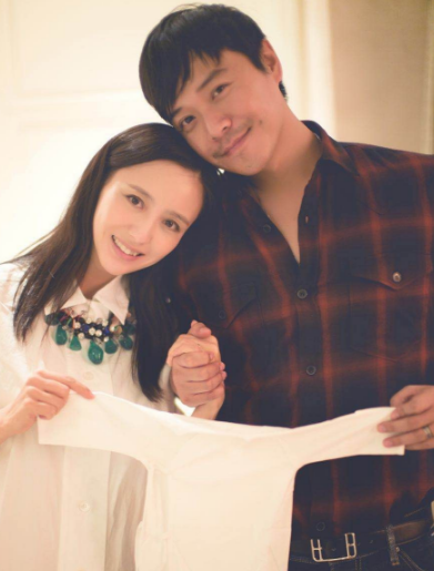 陈思诚为老婆庆生佟丽娅回三个表情网友多少人以为他们离了