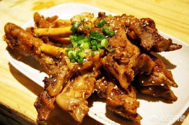 最适合夏天的香辣羊蹄香辣酥脆颜色红亮诱人最宜下酒