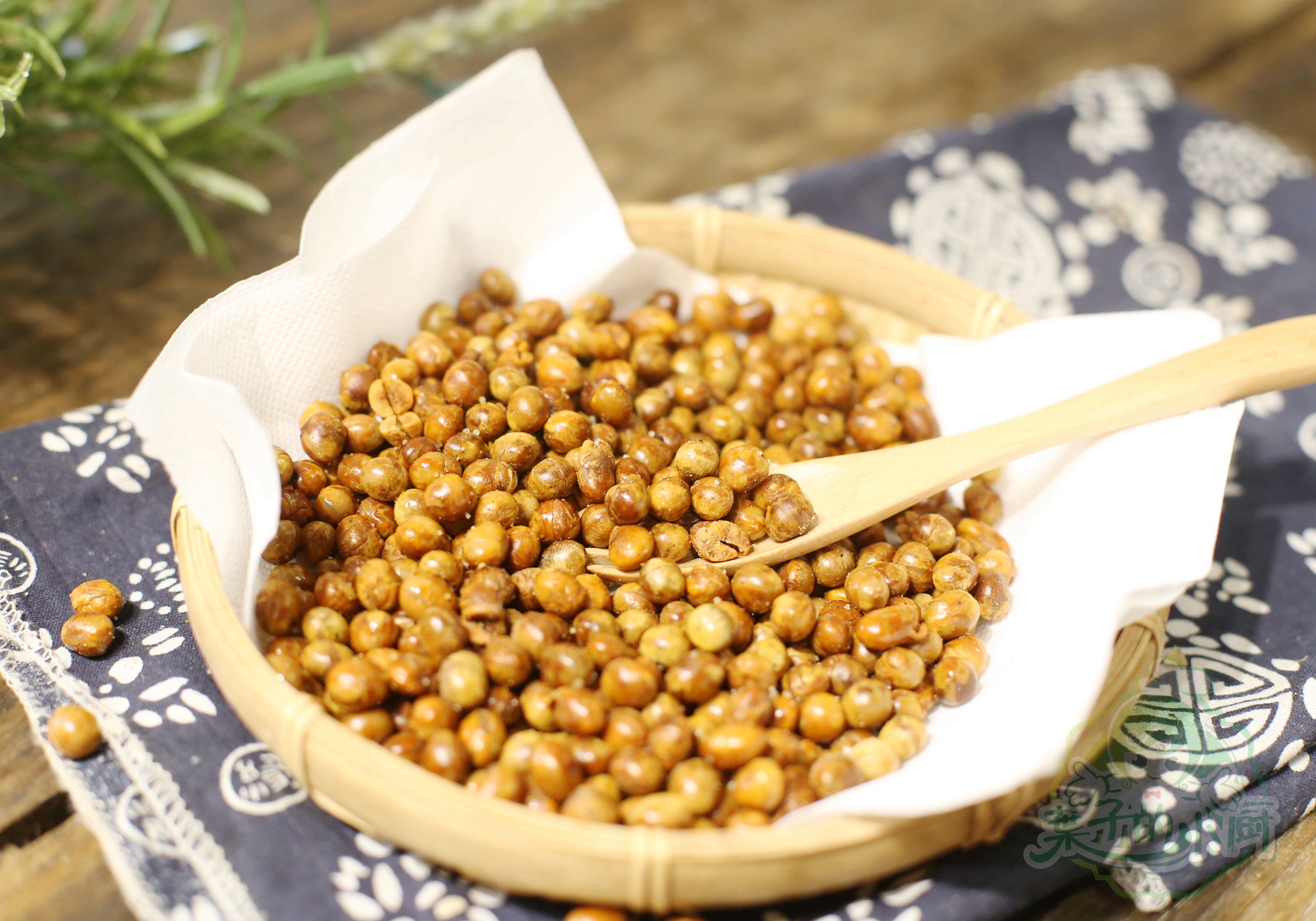 油酥黄豆直接下锅就错了教您一招又香又酥轻轻一嚼就碎