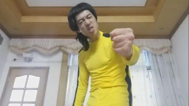 面对假李小龙谭龙的嚣张挑衅,玄武只是微微一笑:"随时等你!