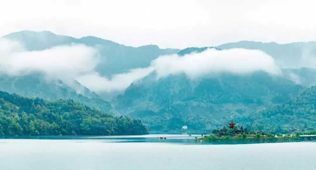 15句意境诗词,句句动人心弦