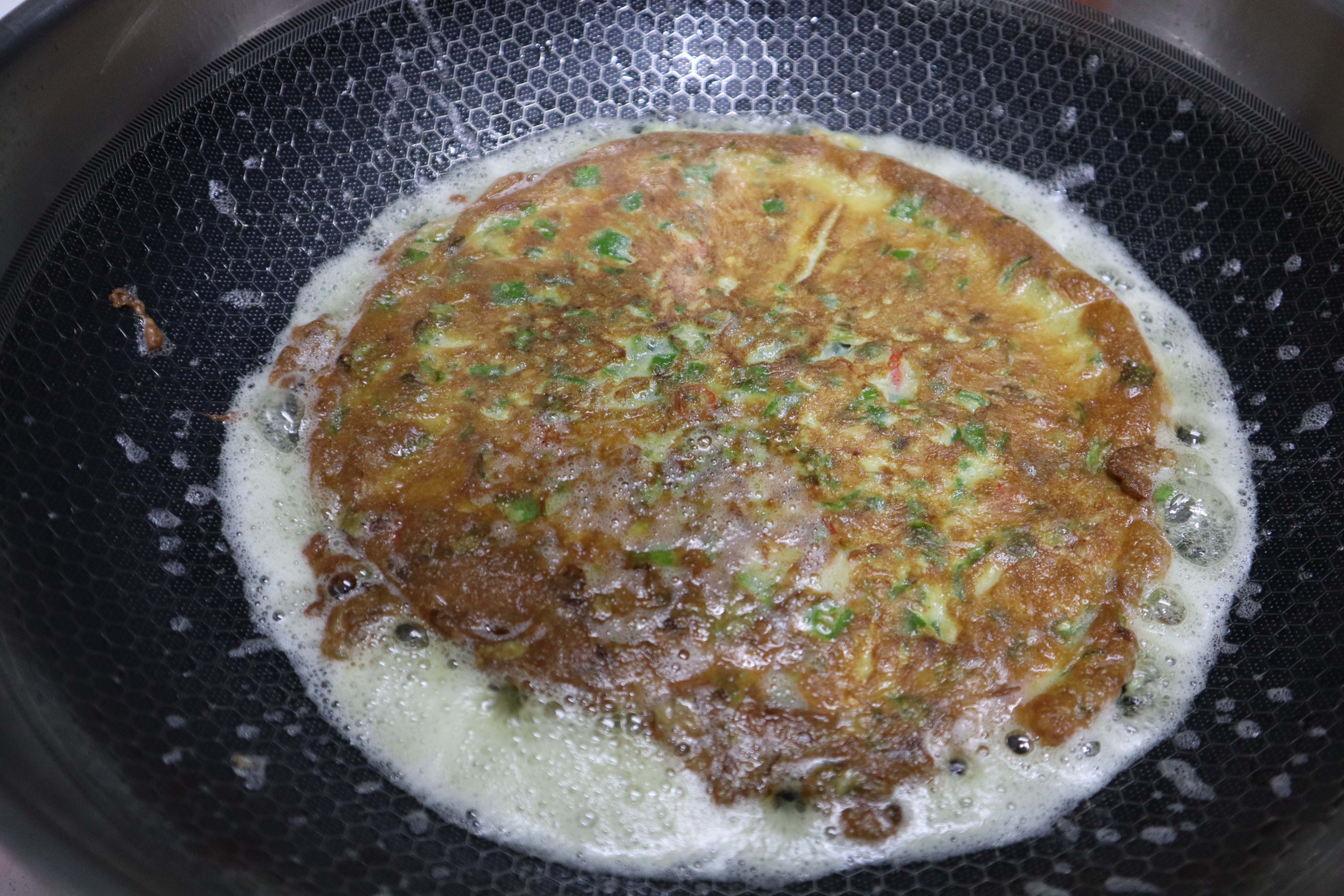 辣椒煎蛋饼我有着自己秘方保证做出来的鸡蛋饼不会散架