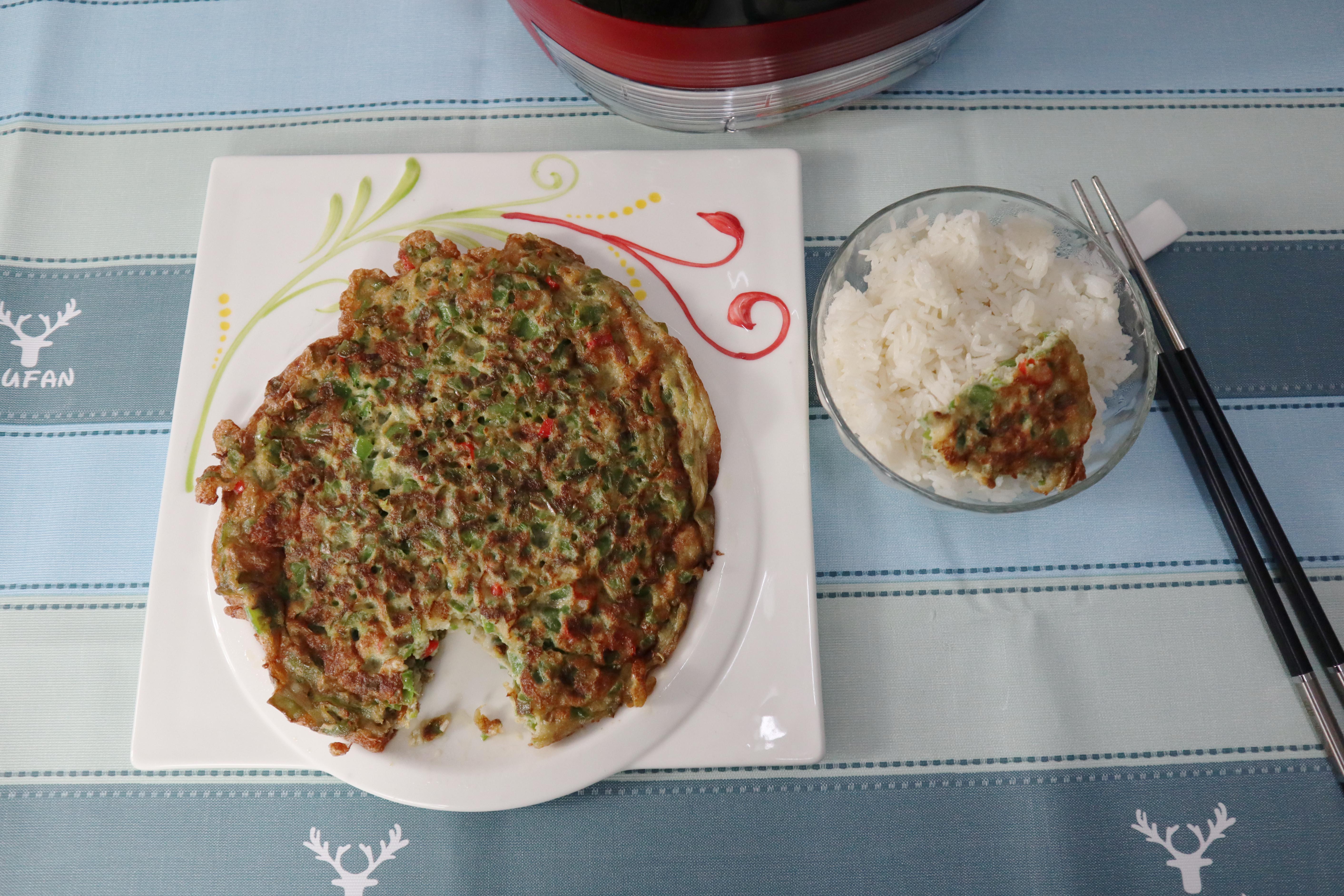 辣椒煎蛋饼我有着自己秘方保证做出来的鸡蛋饼不会散架