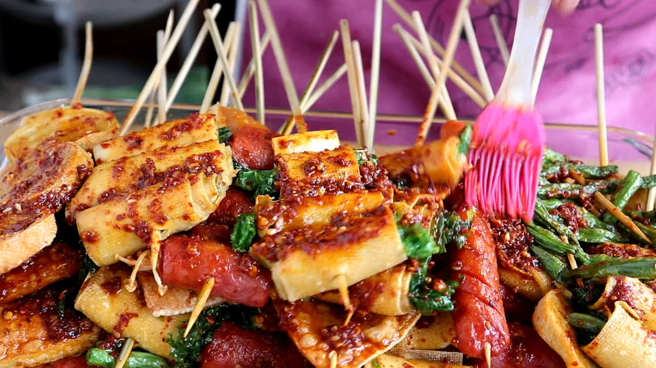 想吃炸串不用去外面吃了方法教你在家简单做香辣过瘾又解馋