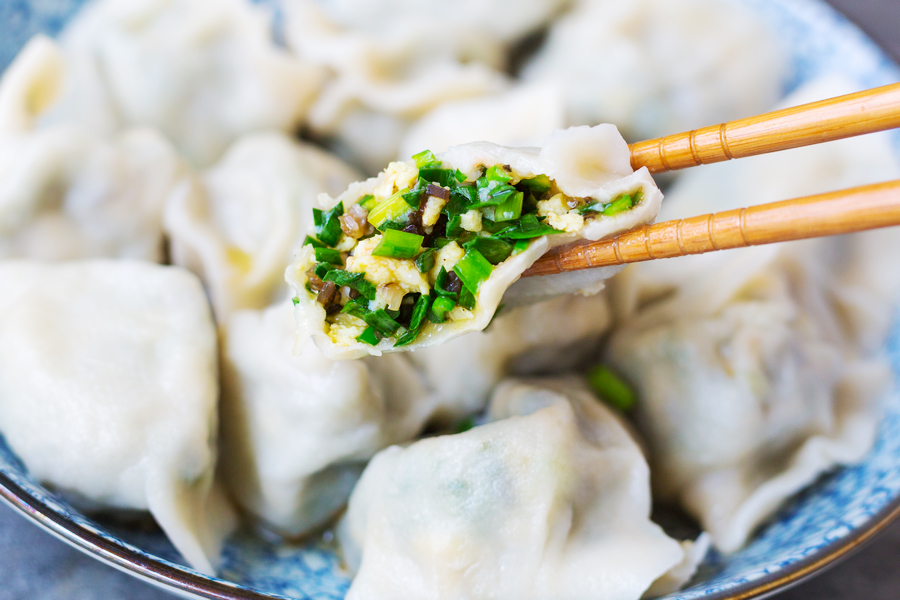 三鲜馅水饺怎么做好吃饭店大厨教我诀窍韭菜鲜香翠绿不出水