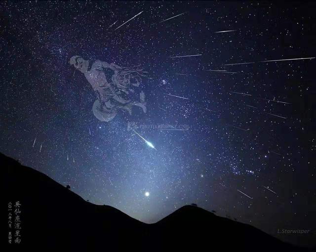 快向流星许愿大围山小小流星雨坠落银河