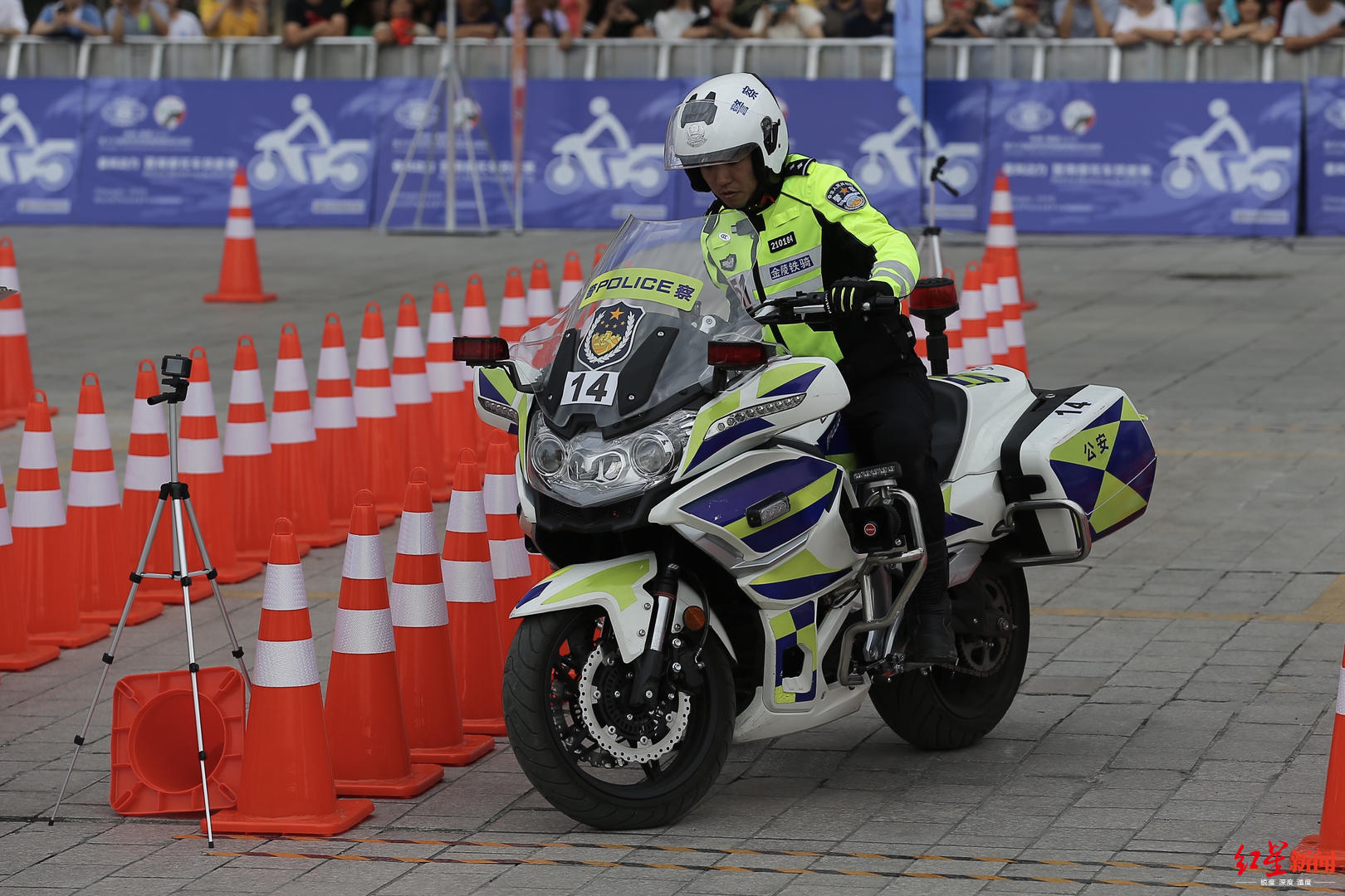 成都特警摩托车图片