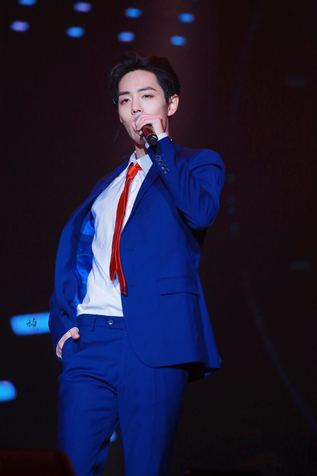 败了这撩人的少年感肖战一笑怕是连滤镜美颜都为之倾倒