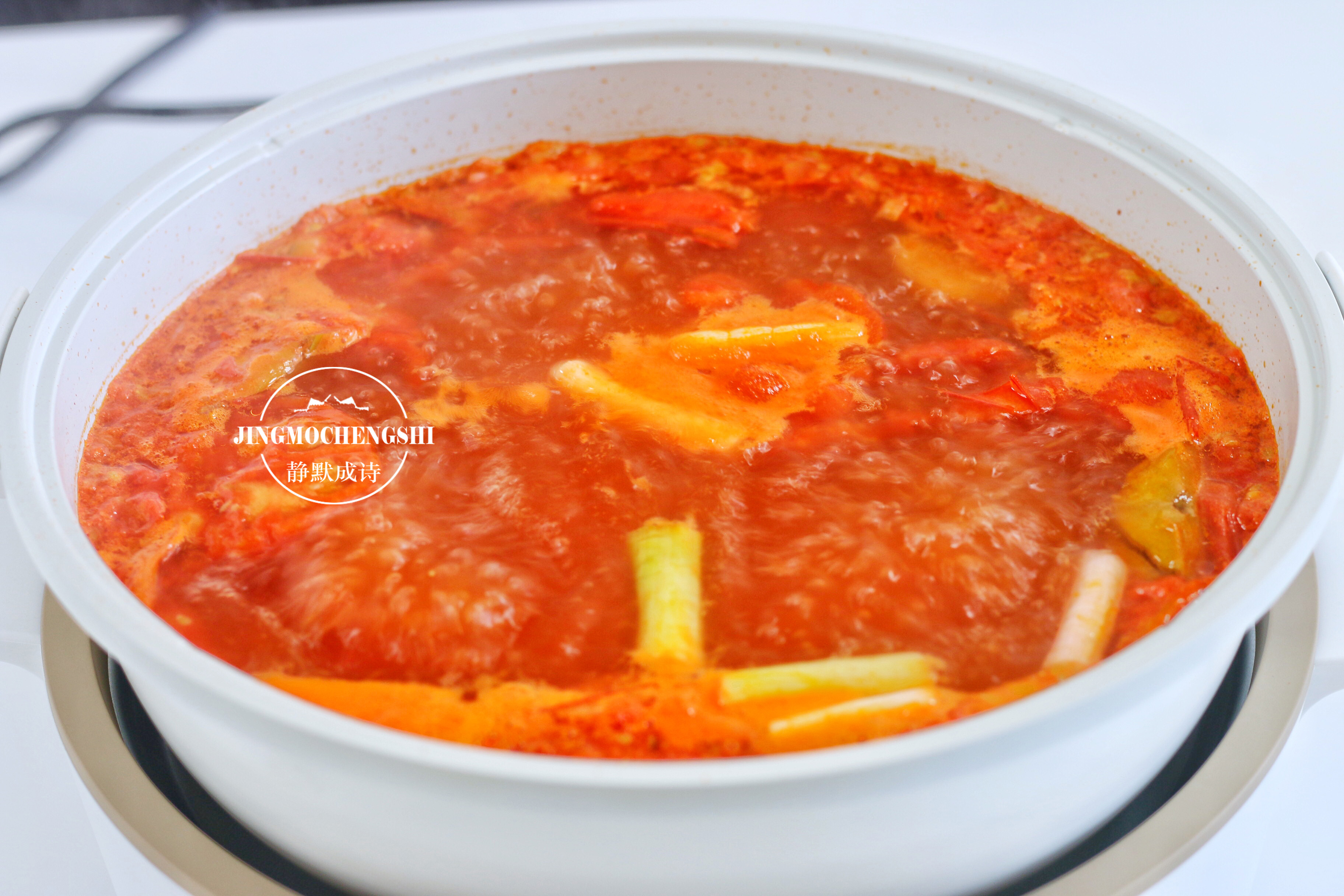 火锅店的番茄汤底教你在家做简单几步酸爽可口好吃不腻