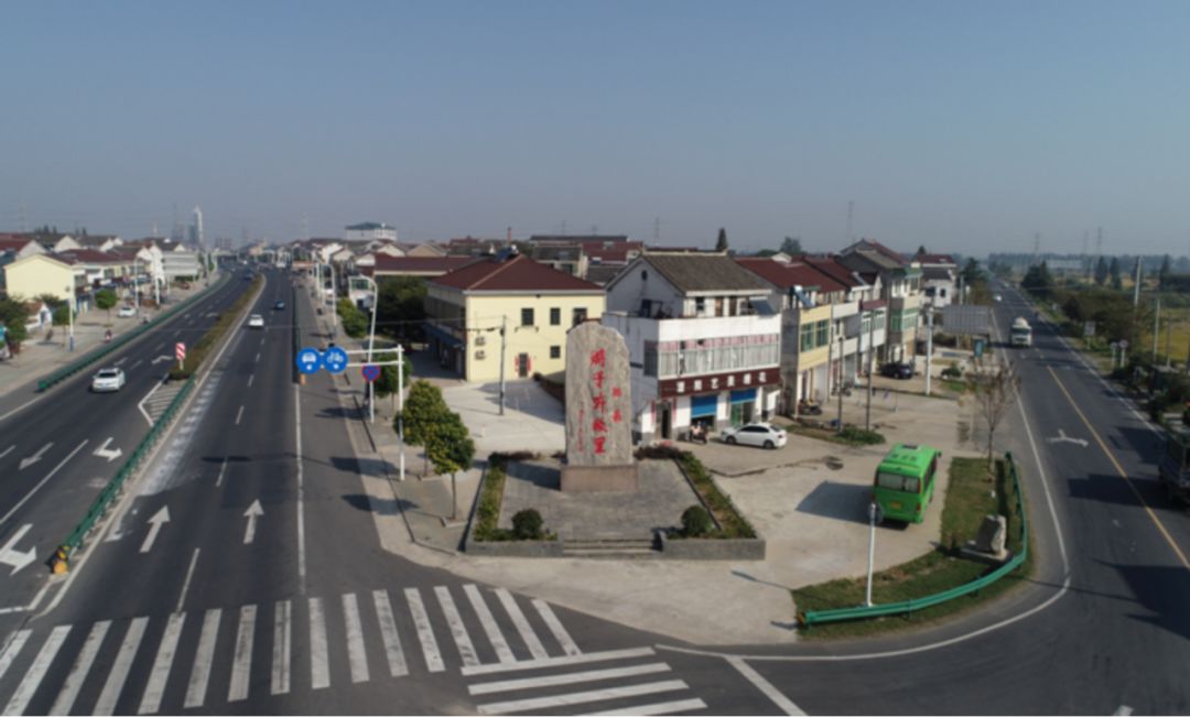 以下是报道原文:近日,溧阳市南渡镇蔬心果园的抱团脱贫项目出名了!