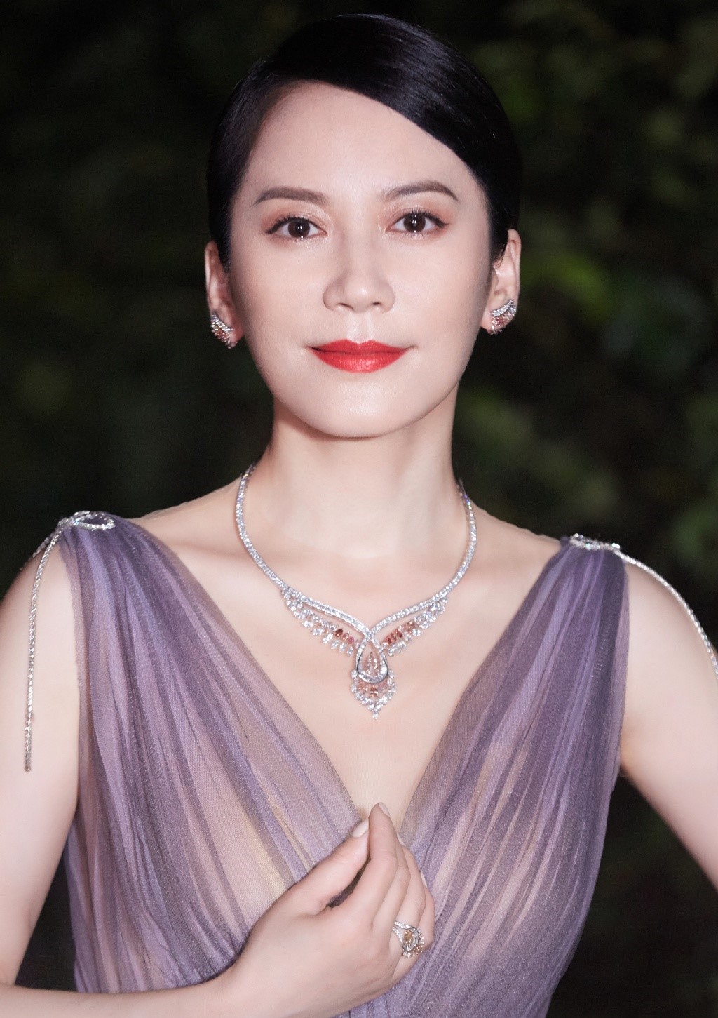 俞飞鸿知道自己有多美吗粉红仙女连衣裙无暇的首饰成亮点