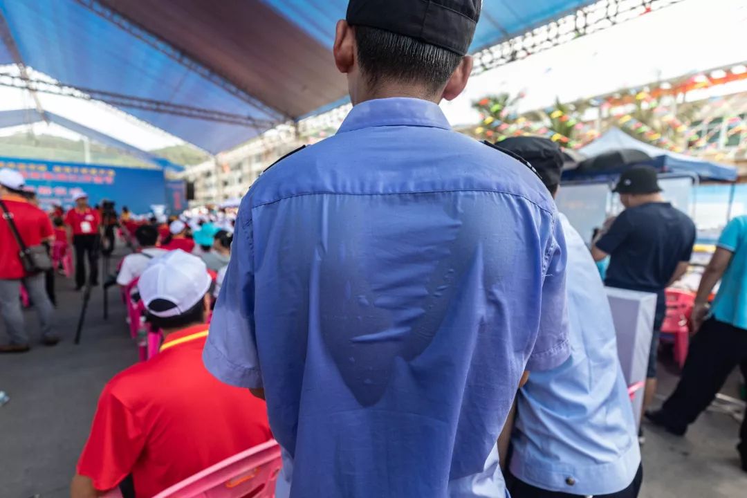 开渔节丨让人无法忘记这些汗流浃背的身影!_人民号