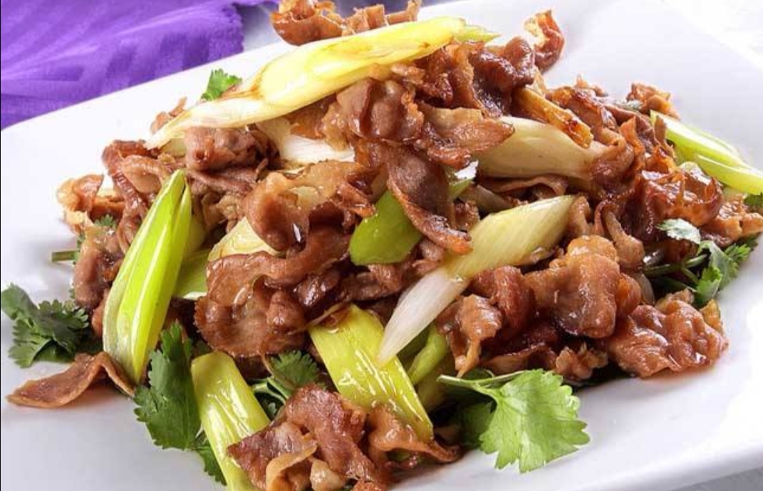 孜然羊肉这样做肉质软嫩咸香比饭店炒的还香上桌就被吃光