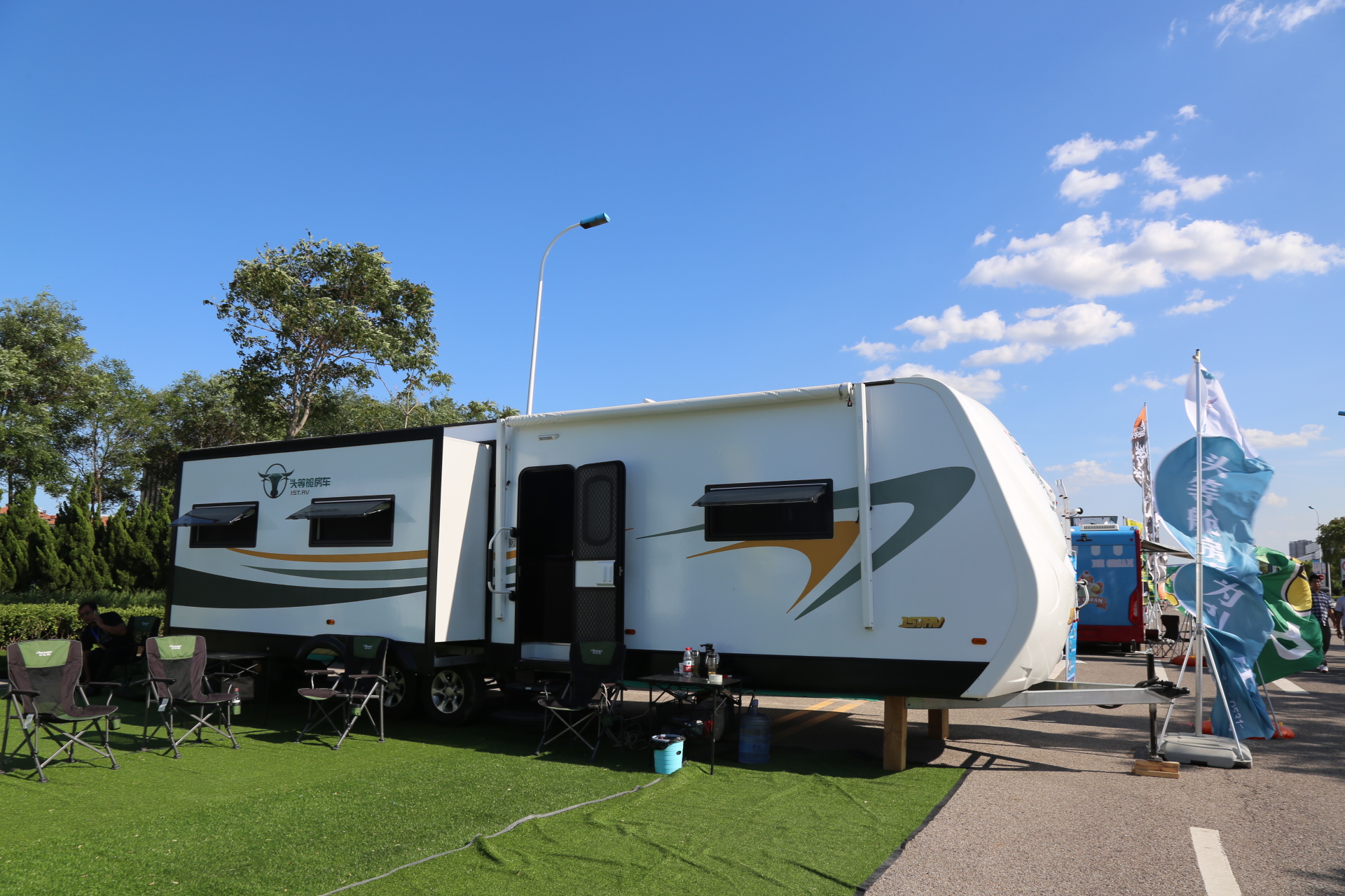 第六届中国汽车房车露营大会在天津滨海新区召开