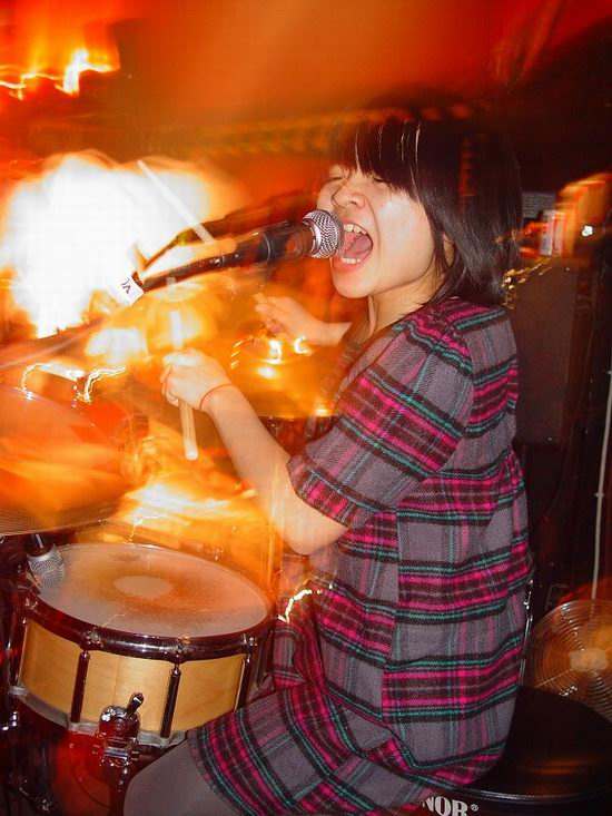 "打鼓真是一件如鱼得水的事"石璐产后复出进行第一场演出时,孩子才六