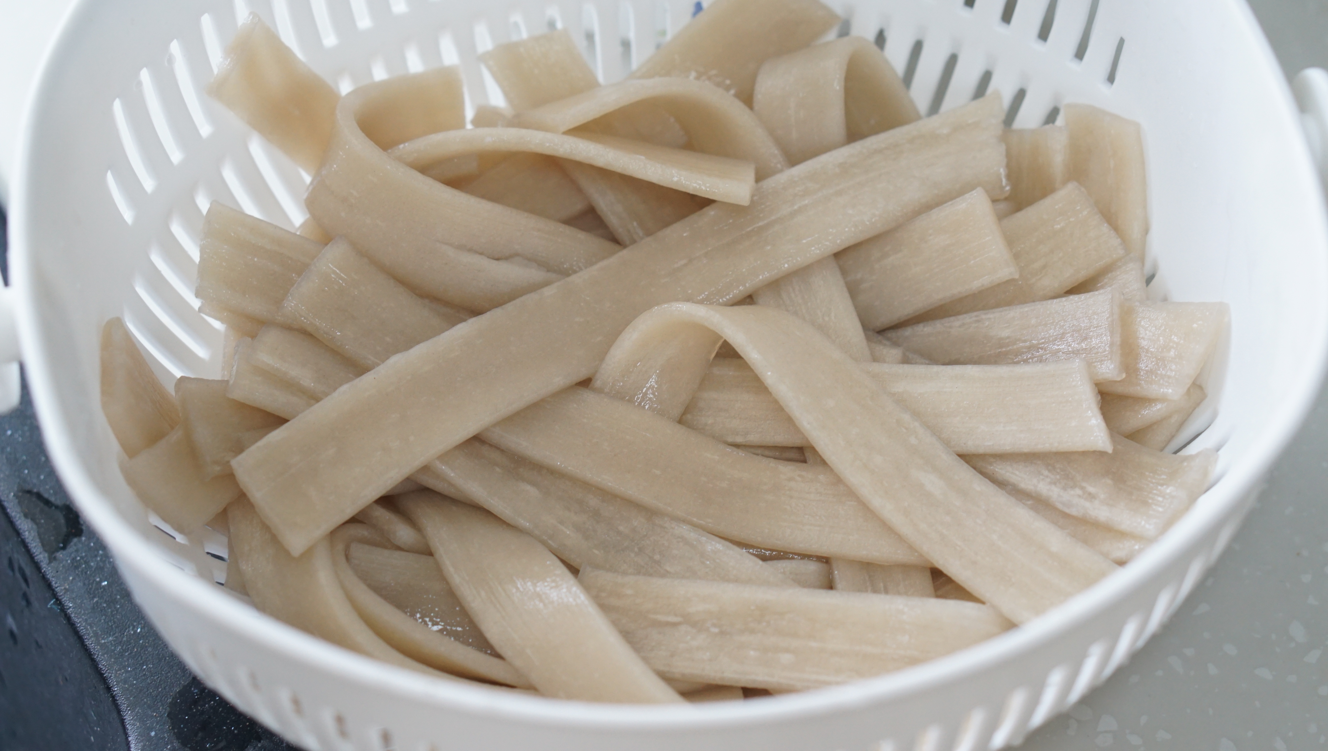 5块钱的宽粉,加了这食材,一碗卖50块钱,是我吃过最美味的宽粉