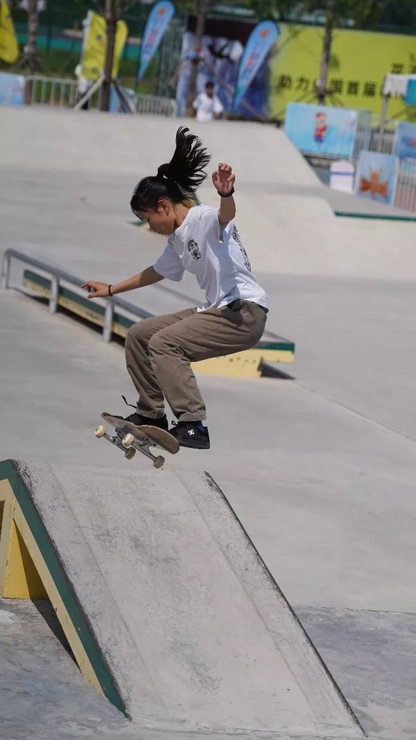 看达人们"飞檐走壁"!2019年中国极限运动大会滑板比赛落幕