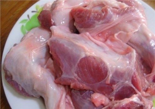 5,不要吃豆豬肉豆豬肉也不能吃,因為豆豬肉是豬囊蟲寄生在豬體內引起