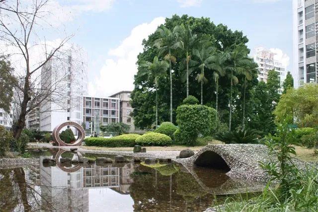 福州三中集团办学规模越来越大,目前三中旗下就有高中部(西湖校区)
