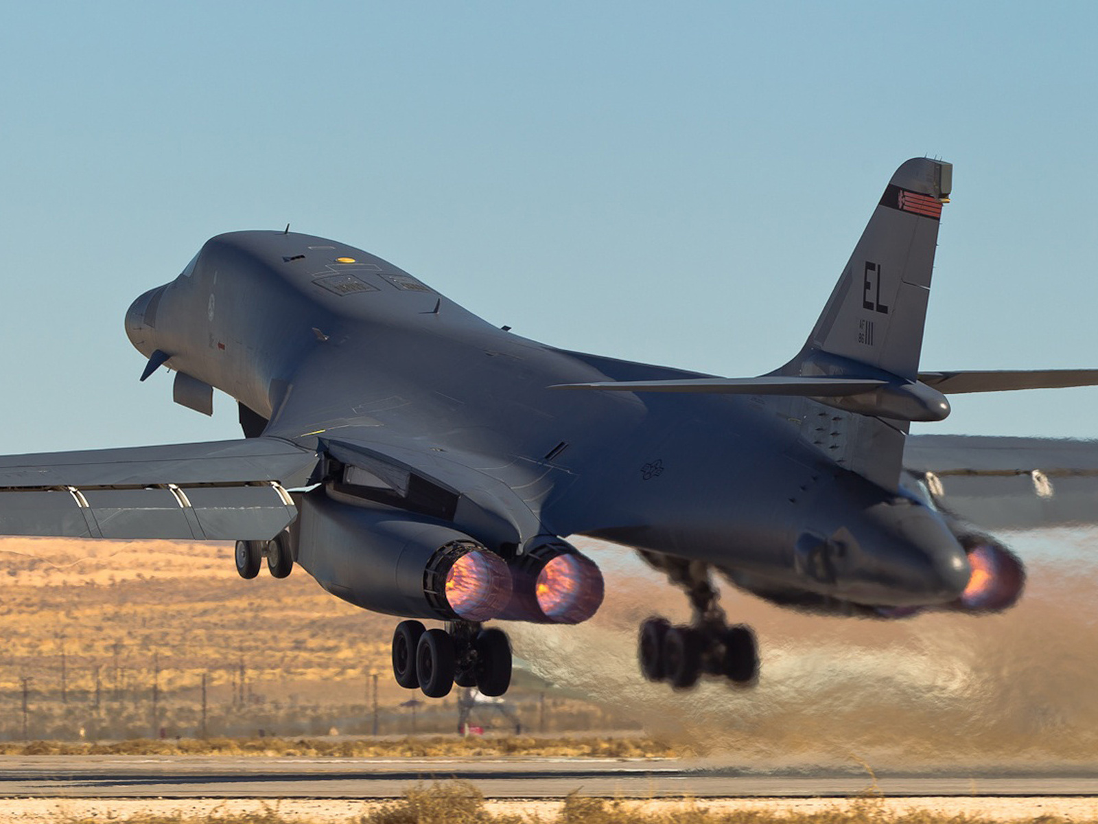 美国b-1b战略轰炸机