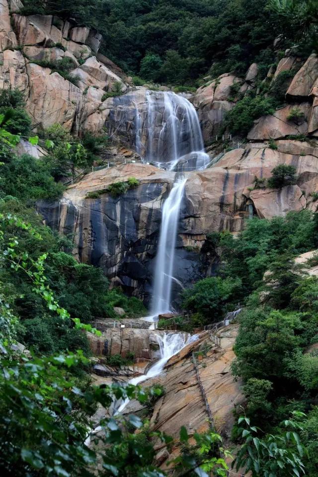 如今 虽然山体已经不再 但是金雀山,银雀山 却深深印刻在临沂城的记忆