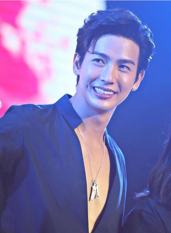 push真名叫普提查·克瑟辛,1986年7月3日出生于泰国叻丕府,2008年以