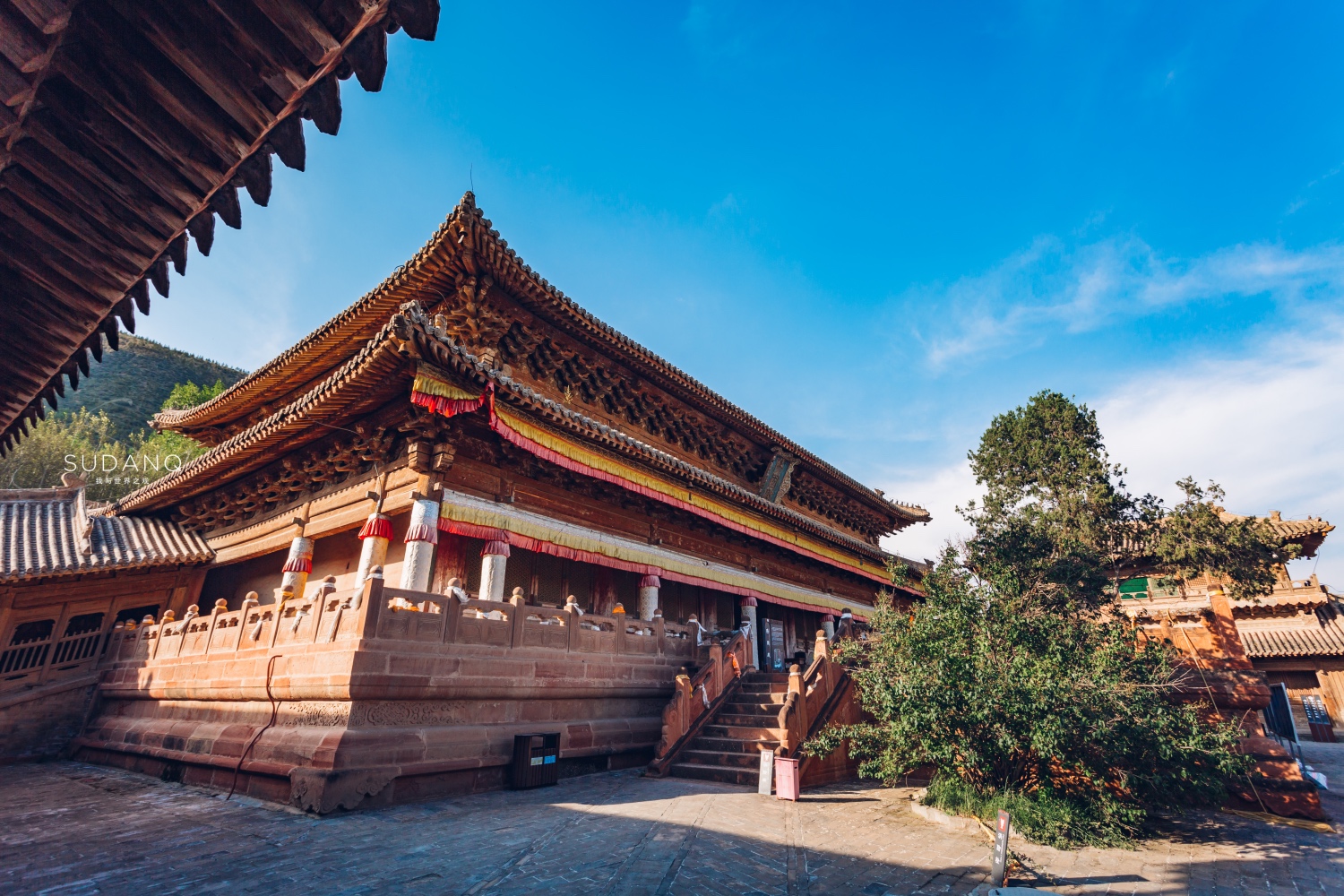 青海唯一一座明代官式群组建筑仿北京故宫修建迄今600余年