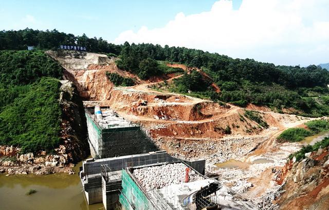 省水利厅到沾益九龙水库调研水源工程建设