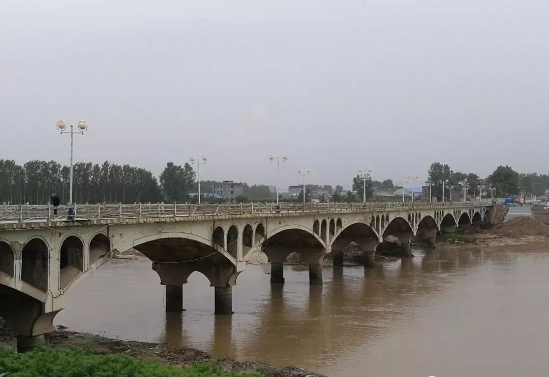 今来说一说这个南河大桥