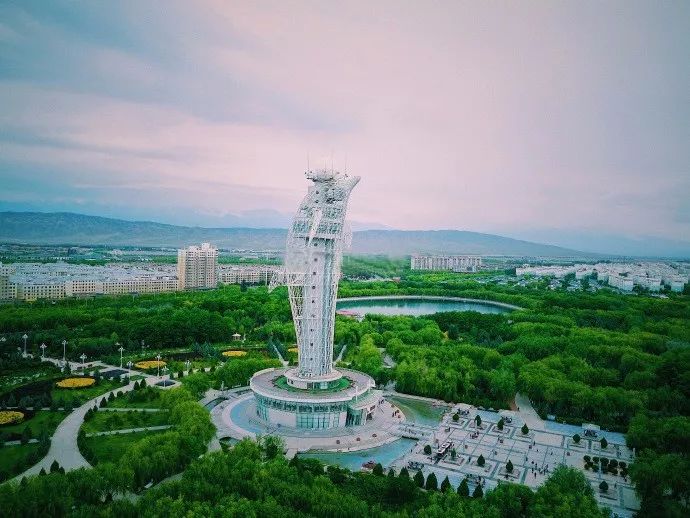 嘉峪关的美不单单只有历史气息厚重的关城这才是真正的嘉峪关