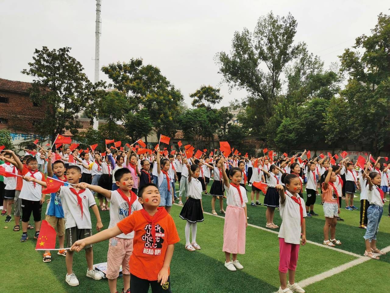 钢城十二小举行开学典礼庆祝新中国七十华诞