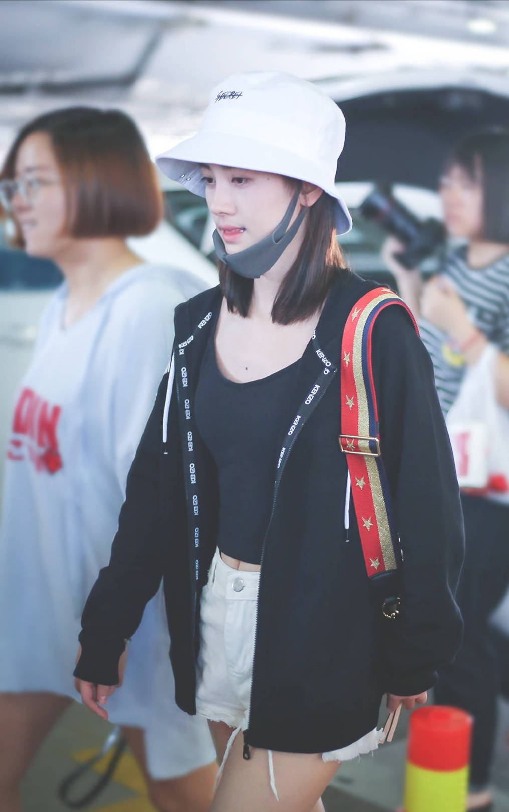 鞠婧祎卫衣独特风格引人注目卫衣我的百变女神