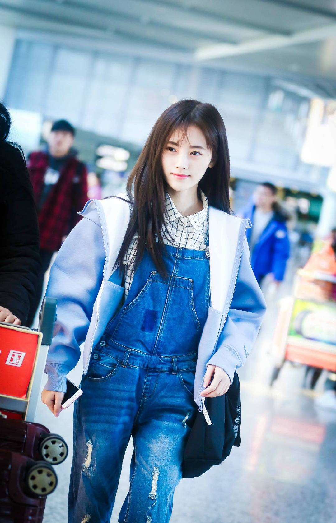 鞠婧祎卫衣独特风格引人注目卫衣我的百变女神