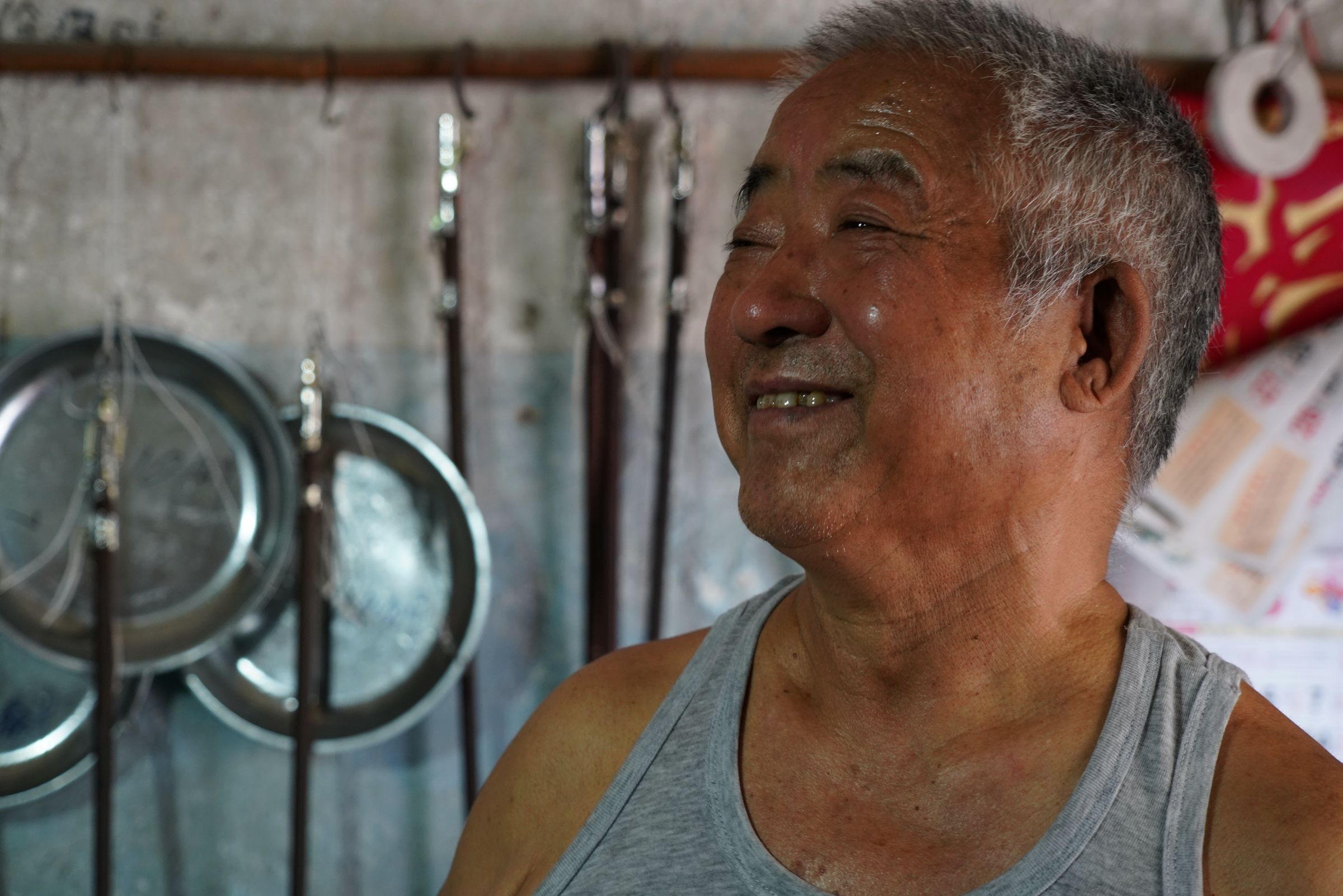 陕西75岁老人钉秤50多年县城里独树一帜看他靠什么