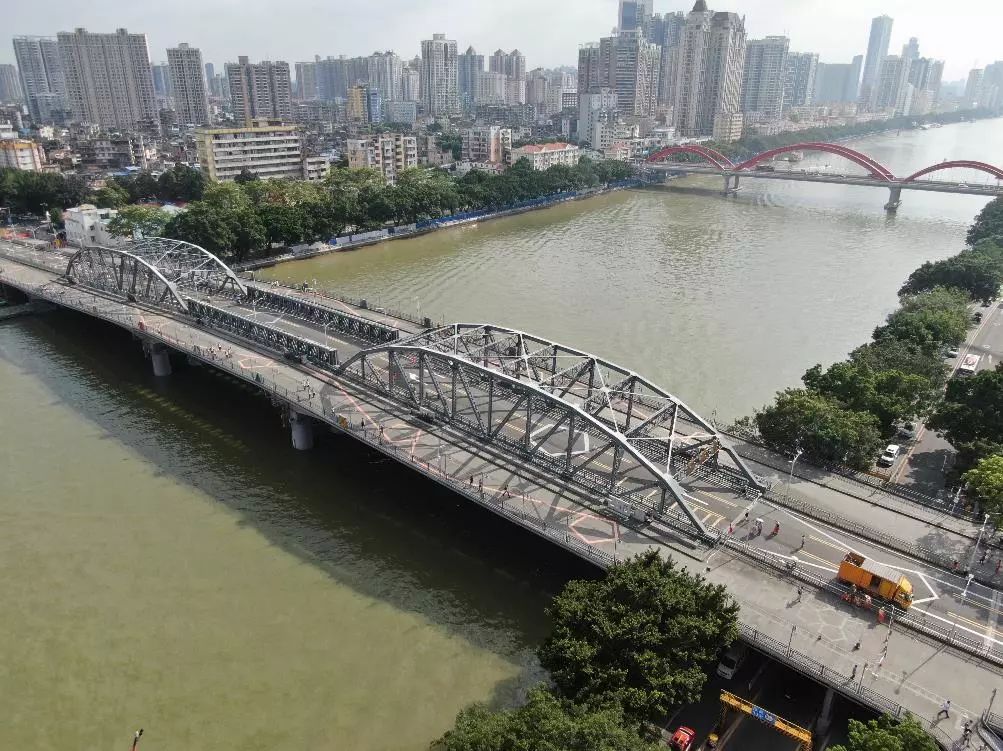 无车海珠桥的珍贵时刻就在封桥当天记录下老广州罗先生刷屏了朋友圈