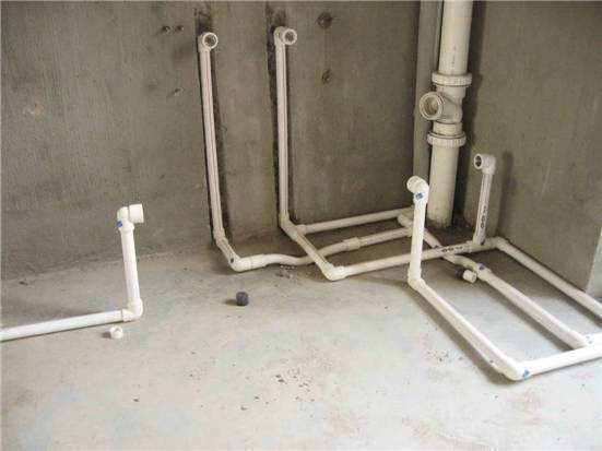 家中水管该在哪里安装屋顶和墙壁都各有好处要装修的来看看