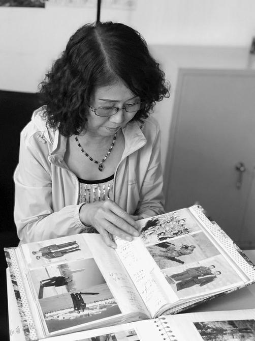 57岁赵秀英:自己儿时的军人梦,孩子们帮着实现了