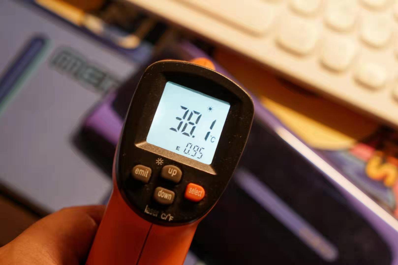 2度左右,这不仅得益于骁龙730g的功耗温度方面优异表现,更得益于reno2