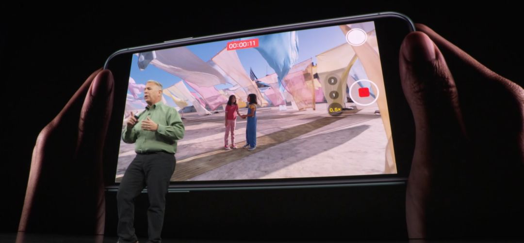 「大数据文摘」iPhone “浴霸” 发布，顶配1万2！最强机器学习芯片性能吊打友商