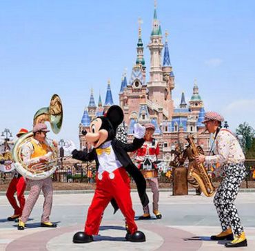 [中国消费者报]早间消费新闻｜十大热门不挤景区排行榜出炉；鲜榨橙汁贩卖机现发霉橙子