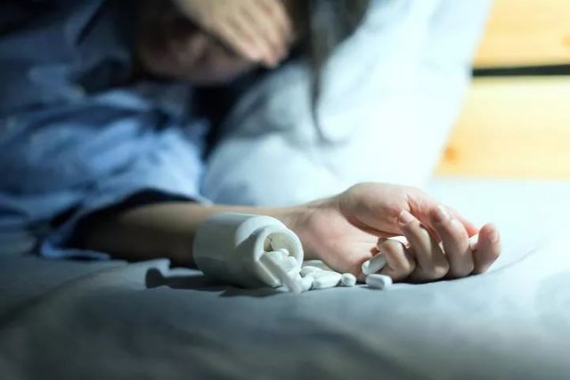 半岛晨报：班上一半学生考了100分，儿子考了98！重点小学老师抑郁到自杀