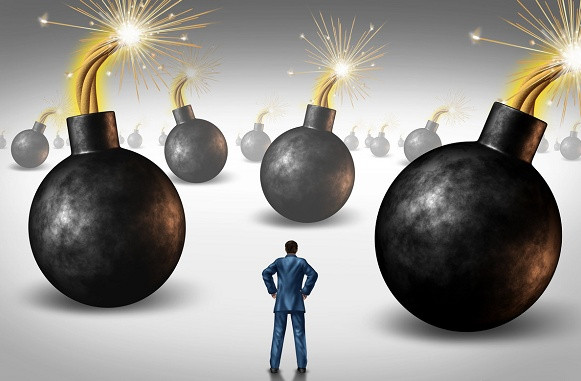 中国质量万里行@又一网贷平台倒下！称：不甩锅、不跑路、不失联 3天后却主动投案