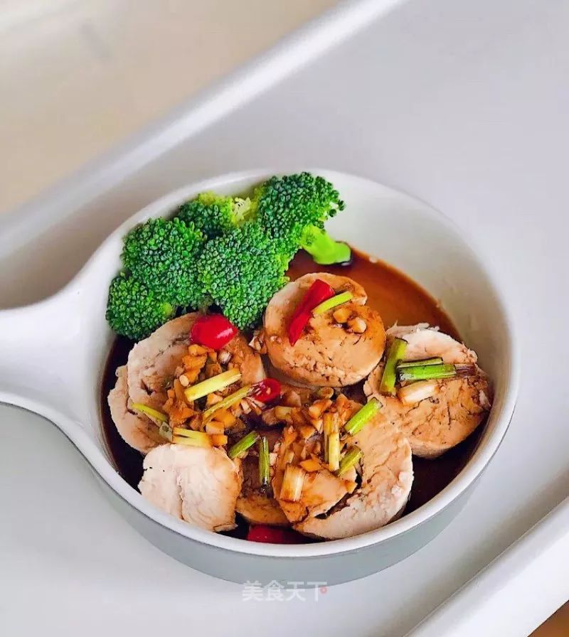 「美食天下」凉拌鸡胸肉卷：美味营养还瘦身！减肥必备！