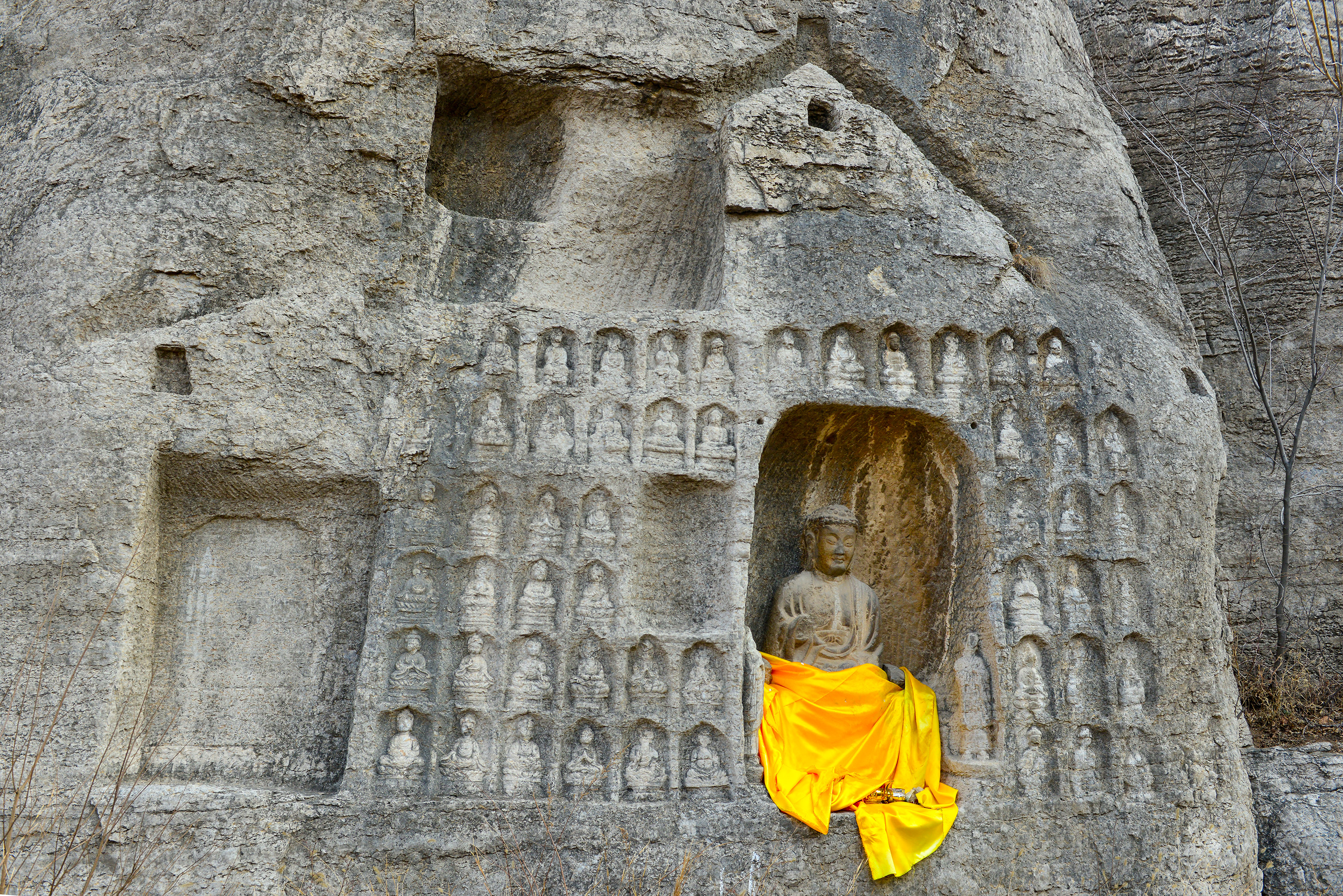 隋唐时期的摩崖石刻造像,深藏济南长清的山沟里,历经千年无人识