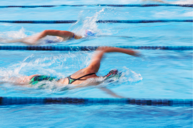[环球时报]美国青少年运动员因泳衣“露出太多臀部”被取消资格
