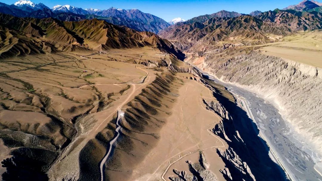 【背包旅行】这条史上最绚烂的自驾线路，藏着中国最美的秋天