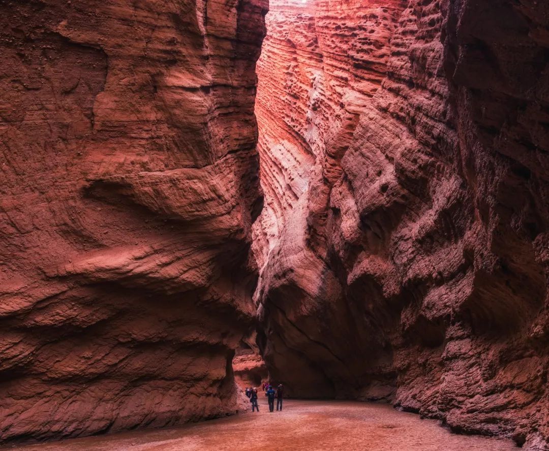 【背包旅行】这条史上最绚烂的自驾线路，藏着中国最美的秋天