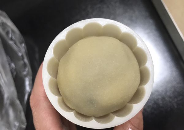 「美食熊猫」红豆沙月饼最详细的步骤！色泽金黄，口感丰富，配方和做法齐全