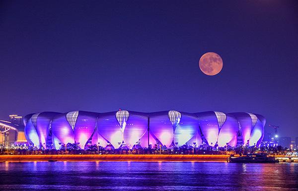 [中央纪委国家监委网站]镜头｜花好月圆庆中秋